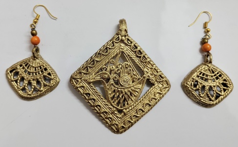 http://mukherjeehandicrafts.com/cdn/shop/products/20210223_231048_HDR_2.jpg?v=1679032710