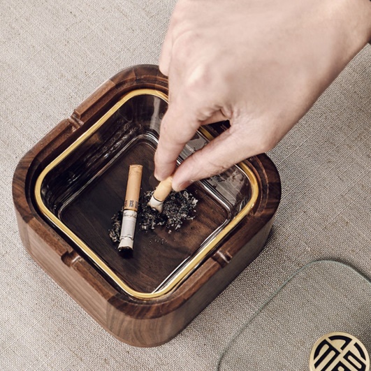 https://ashtrayplanet.com/cdn/shop/files/cute-walnut-ashtray-with-lid-glass-removable-tray-windproof-covered-lidded-smokeless-04_1024x1024@2x.jpg?v=1684980591