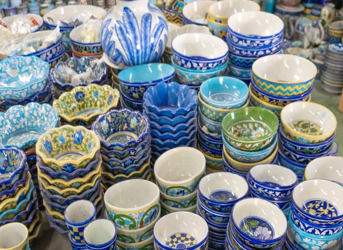 https://www.rosannafalconer.com/cdn/shop/articles/Detail_of_blue_pottery_bowls.jpg?v=1776257803&width=2048